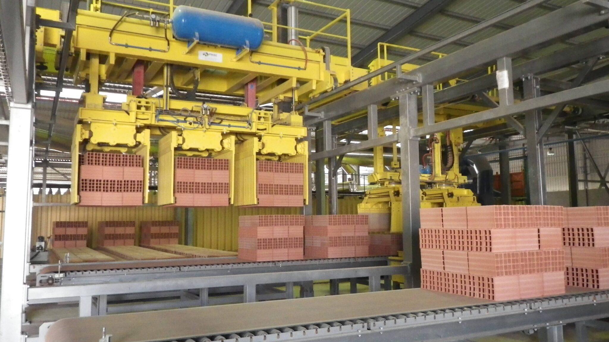FIMEC SH - Conception de lignes de production automatisées 20 Portique de dépilage et de manutention de briques en terre cuite
